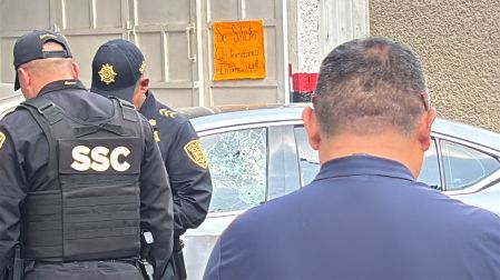 Auto baleado en Azcapotzalco