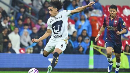 Pumas tuvo mayor posesión del balón en los primeros minutos del partido, pero Atlante se adapta mejor a las condiciones de la cancha