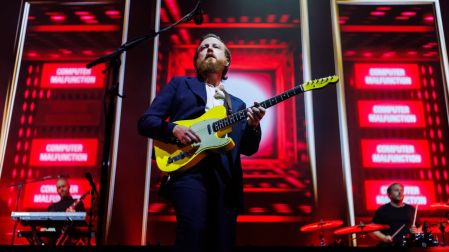 Two Door Cinema Club Show de aniversario de su disco Tourist History en el Pepsi Center de la CDMX
