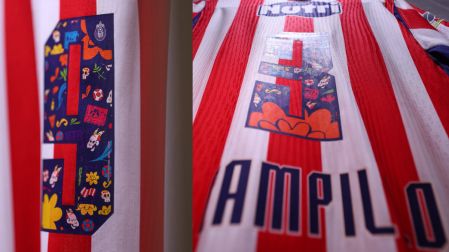 El nuevo diseño en los números en la playera de Chivas