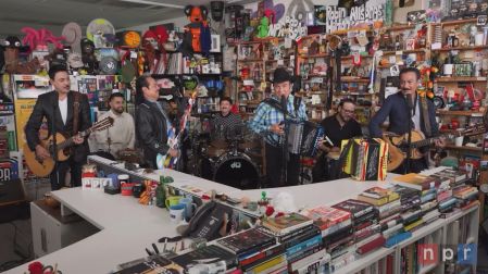 Los Tigres del Norte se presentaron con éxito en Tiny Desk.