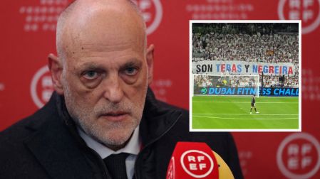 Pancarta en el Santiago Bernabéu en contra de Javier Tebas