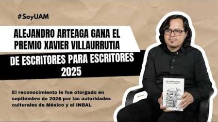 La literatura puede abrir caminos para pensar en el desarrollo tecnológico de forma crítica sin renunciar a la imaginación ni al juego narrativo. Esa es una de las premisas de Sala de máquinas, obra con la que el escritor y editor Alejandro Arteaga recibió el Premio Xavier Villaurrutia de Escritores para Escritores 2025, considerado uno de los más importantes de las letras mexicanas.

En entrevista, el también subdirector de Publicaciones de la Universidad Autónoma Metropolitana (UAM) explicó que el libro reúne 21 minificciones construidas alrededor de artefactos, tecnologías y objetos imaginarios que dialogan con preocupaciones contemporáneas como la producción artística, los límites cada vez más tenues entre realidad y ficción y la exploración del subconsciente.

El material, detalló, surgió de inquietudes desarrolladas en proyectos narrativos anteriores y de su interés por experimentar con formas poco convencionales de contar historias.

El volumen incorpora cartas, artículos periodísticos, ensayos, hojas de venta y otros registros textuales que son utilizados para elaborar relatos como un ejercicio que responde a la búsqueda por ampliar las opciones expresivas de la narrativa.

UAM 
Comunicación Social