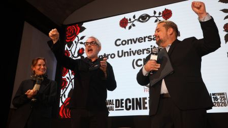 El cineasta es fan de Cruz Azul, pero estudió en la UNAM.