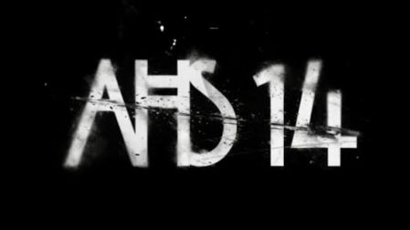 Logotipo de American Horror Story con las letras AHS 14 en blanco sobre fondo negro, anunciando la temporada 14.