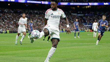 Vinícius Jr estuvo a punto de marcar, pero el arquero ahogó el grito de gol