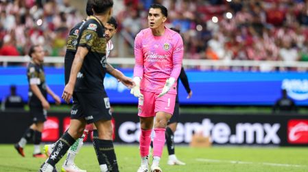 El Tala Rangel en un partido con Chivas