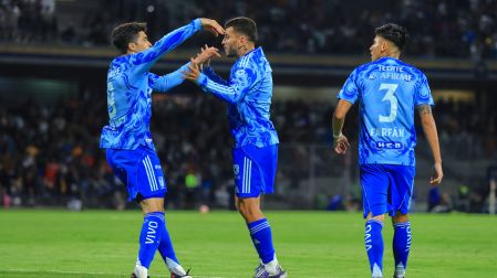 Tigres festejando gol en CU