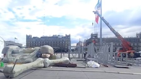 Una catrina gigante ya fue instalada en los edificios del Gobierno de la Ciudad de México