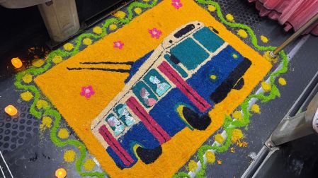 Los trolebuses son piezas centrales en las ofrendas que se exhiben en el Museo del STE.