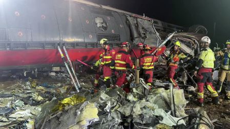 La UME levantó un anexo con cámaras frigoríficas en Toledo y 25 forenses trabajan en identificar a las víctimas.