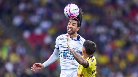 Rodolfo Pizarro se disculpó personalmente con el Director Técnico