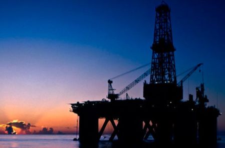 El Brent Mar del Norte perdió 88 centavos al venderse en 27.88 dólares por barril. Foto: Getty