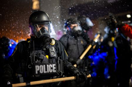 Manifestantes protestan contra el ICE en Minnesota