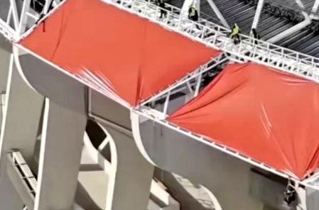 Los usuarios en redes sociales han criticado el material que se está colocando en la parte superior del Estadio Azteca.