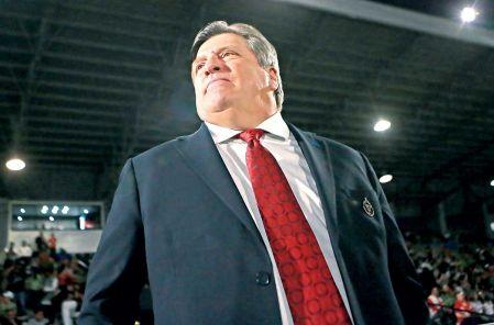 Miguel Herrera, director técnico.