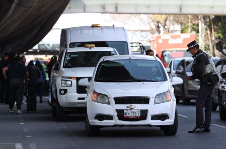 Operativo en el AICM contra taxis por app