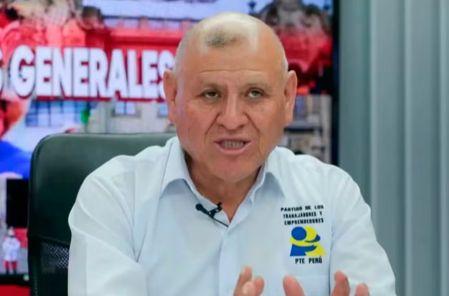 El candidato presidencial Napoleón Becerra