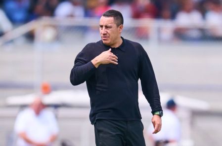 Efraín Juárez aceptó que otros entrenadores buscaron quedarse con su lugar en Pumas.