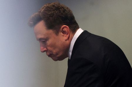 Elon Musk dijo en juicio que solo leyó el “titular” del acuerdo sobre OpenAI.