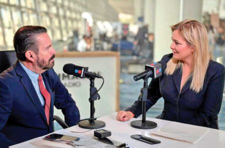 Pascal Beltrán del Río y María Eugenia Campos, durante entrevista para Imagen Radio.