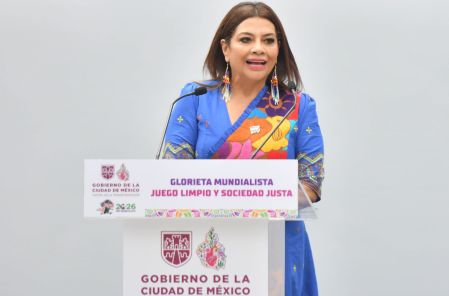 El nuevo espacio público se ubica sobre Calzada de Tlalpan y está construido sobre la infraestructura de la Línea 2 del Metro, a la altura de la estación San Antonio Abad.