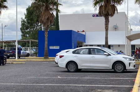Tres personas murieron por consumir alcohol adulterado en una fiesta de XV años celebrada una comunidad rural del municipio guanajuatense de Salamanca, Guanajuato.