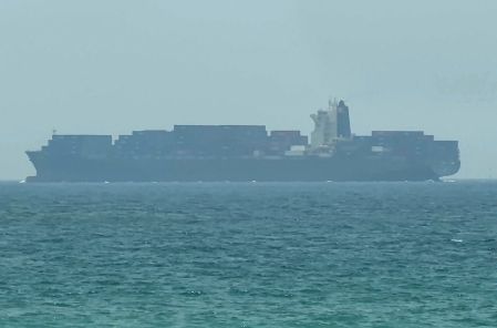 Irán informó de ataques el domingo por la noche contra dos de sus islas meridionales.