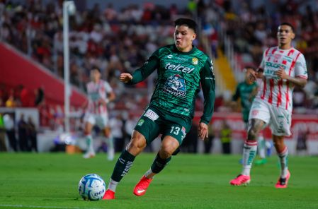 Daniel Arcila marcó el primer gol para el León al minuto 27'.