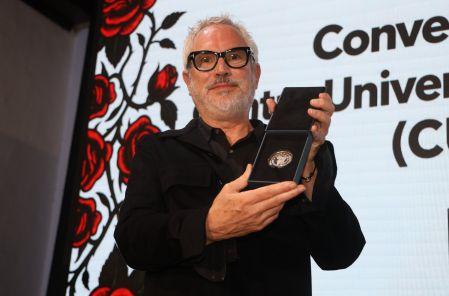 Entrega de la Medalla de la Filmoteca de la UNAM al director Alfonso Cuaron dentro de las actividades del Festival Internacional de Cine de Morelia Foto: Elizabeth Velazquez