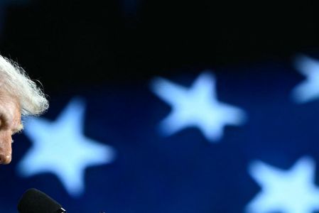 Trump se refirió por error al estrecho de Ormuz como “estrecho de Trump” durante un evento público.