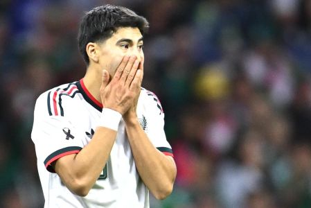 Obed Vargas pelea para ser uno de los 26 futbolistas de México en la lista final para el Mundial 2026.