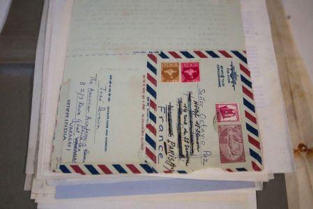 Octavio Paz dejó una previsión testamentaria en la que se establece que sus cartas, correspondencia y documentos deberán pasar a El Colegio Nacional