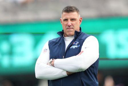 Mike Vrabel renovó a los Patriots en menos de un año.