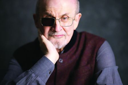 Salman Rushdie vuelve al cuento con un libro que retrata los últimos días de los artistas.