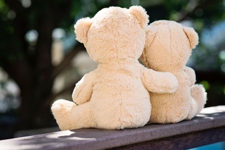 El estoicismo propone el control emocional como herramienta clave en las relaciones humanas.