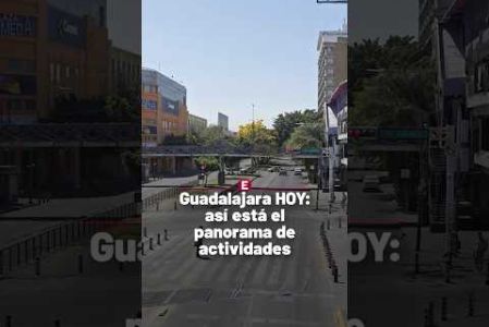 Poco a poco la ciudad de Guadalajara retoma actividades tras dos días de tensión. Algunos comercios ya abrieron, aunque muchos siguen cerrados, como tortillerías donde se registran filas de hasta dos horas.
El gobernador Pablo Lemus informó que se reactivan las actividades económicas y el transporte, aunque Jalisco continúa en código rojo como medida preventiva.