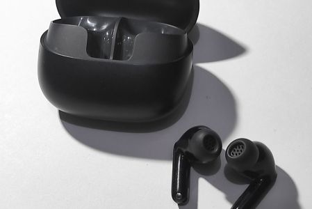 Expertos explican si los audífonos Bluetooth afectan el cerebro