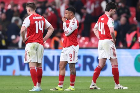 Arsenal se mantiene en la pelea por ser campeón en Premier League, Champions League y FA Cup.