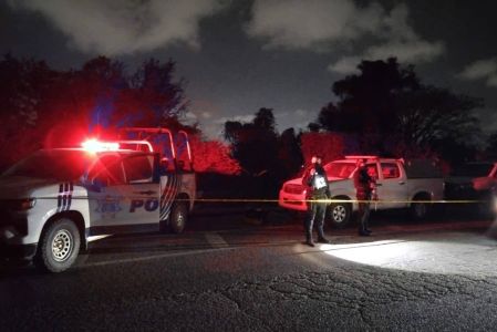 El cadáver fue localizado por la Carretera Internacional México 15, en las inmediaciones del poblado El Venadillo, a la salida norte de Mazatlán.