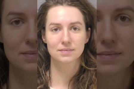 Tras el triple homicidio, la acusada confesó el crimen a su hermana y pidió que cuidara de sus hijos, mientras vecinos alertaban a las autoridades.