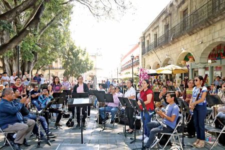 Integrantes de la Banda de Música del Estado de Oaxaca.