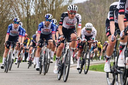Isaac del Toro sufrió caída y abandonó en etapa 3 de Itzulia 2026