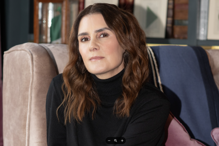 Entrevista con Alejandra Llamas sobre conciencia, dolor y el arte de volver a uno mismo