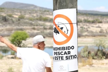 Un equipo multidisciplinario recolectó muestras en la presa.