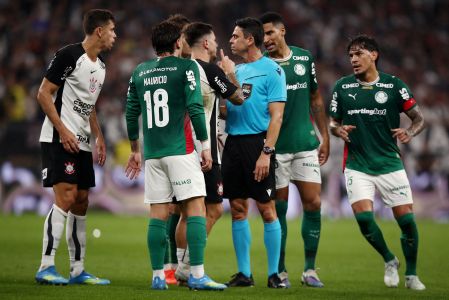 Una escena escandalosa protagonizó el Clásico Paulista.