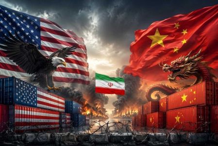 Banderas de EU y China en medio de una guerra arancelaria por el conflicto en Irán.