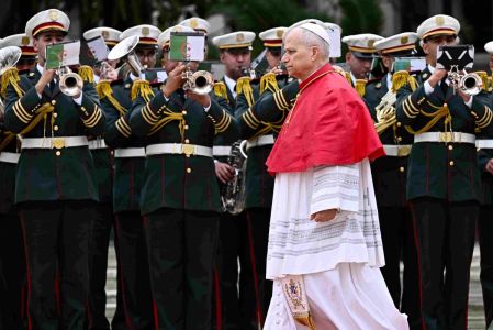 El Papa León XIV a su llegada al Palacio Presidencial