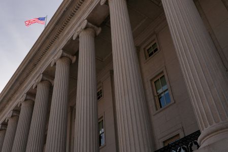 , Estados Unidos busca frenar las operaciones financieras y sociales que fortalecen al Cártel del Noreste