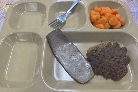 Soldados de Estados Unidos denunciaron comida escasa y problemas logísticos en Medio Oriente.